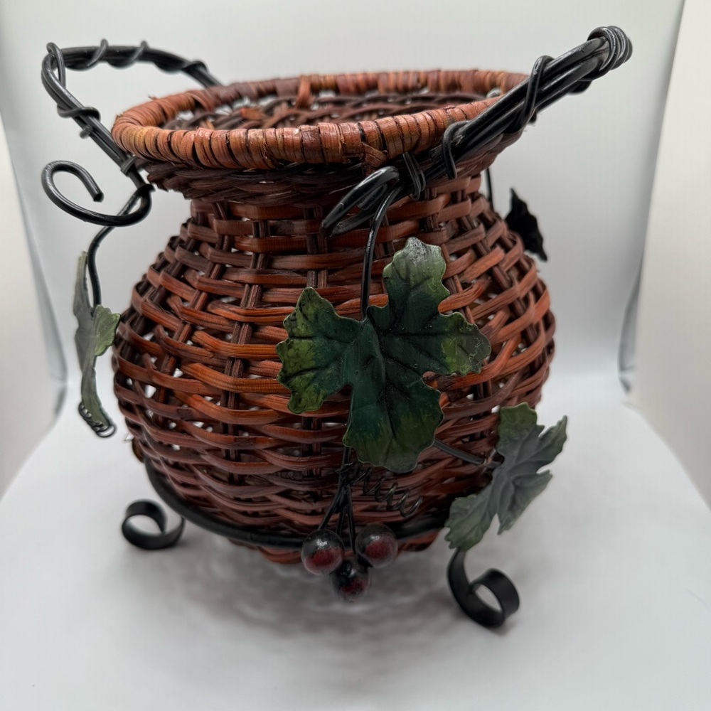 Vintage Woven Wicker Basket Metal Grape Vine Scrollwork Footed Planter Brown‎